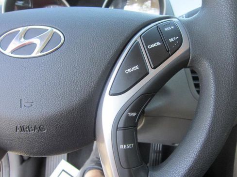 Used 2013 Hyundai Elantra GLS w/ Preferred Pkg image 22