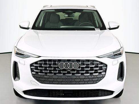 New 2025 Audi Q5 Premium Plus image 2