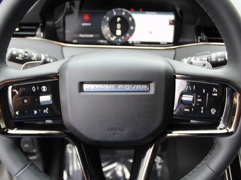 Used 2025 Land Rover Range Rover Evoque S image 17