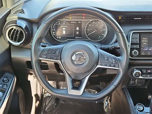 Used 2020 Nissan Kicks SR w/ SR Premium Package image 22