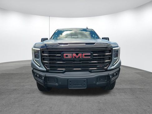 Used 2025 GMC Sierra 1500 AT4X image 2