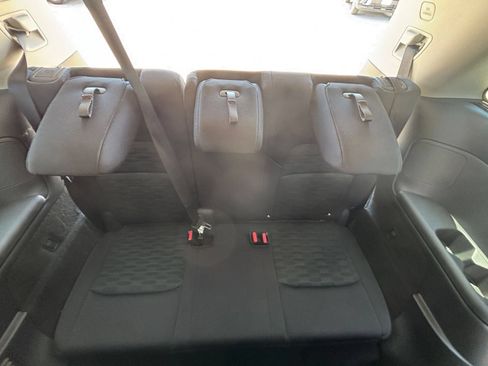 Used 2025 Nissan Pathfinder SV AWD/4WD image 31
