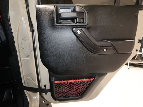 Used 2017 Jeep Wrangler Unlimited Rubicon image 18