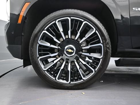 Used 2026 Chevrolet Suburban High Country AWD/4WD image 10