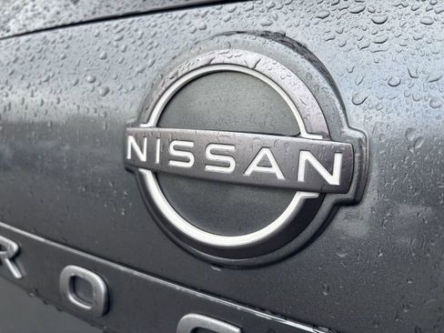 Used 2024 Nissan Rogue S image 11