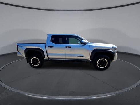 Certified 2024 Toyota Tacoma TRD Off-Road AWD/4WD image 9