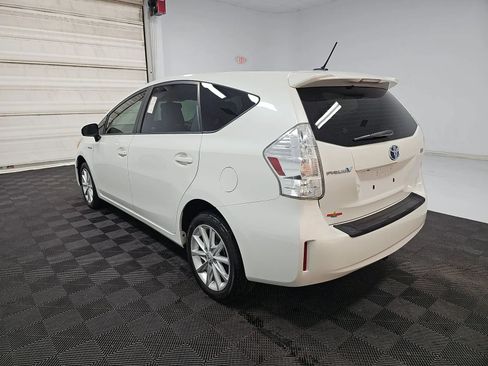 Used 2014 Toyota Prius V Five FWD image 4