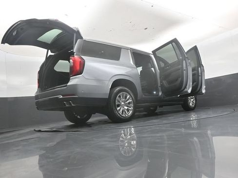 Used 2025 GMC Yukon XL Denali AWD/4WD image 55