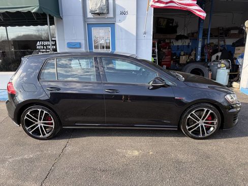 Used 2017 Volkswagen GTI Sport image 5