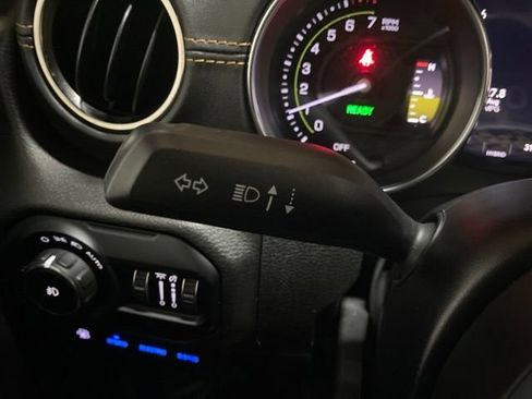 Used 2022 Jeep Wrangler Unlimited Sahara AWD/4WD image 40