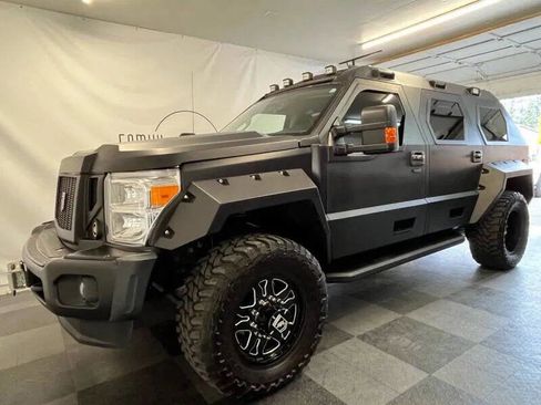 Used 2016 Ford F450 XLT w/ XLT Interior Package image 11