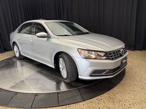 Used 2018 Volkswagen Passat 2.0T SE image 14