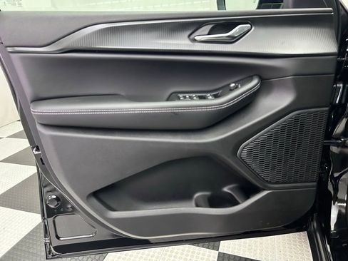 New 2025 Jeep Grand Cherokee Laredo X image 12