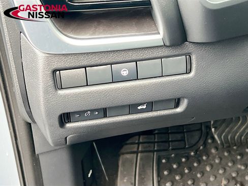 Used 2021 Nissan Rogue SL image 13