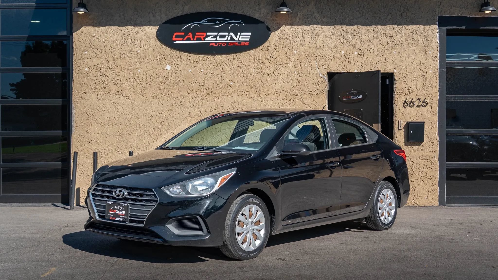 Used 2020 Hyundai Accent SE FWD image 1