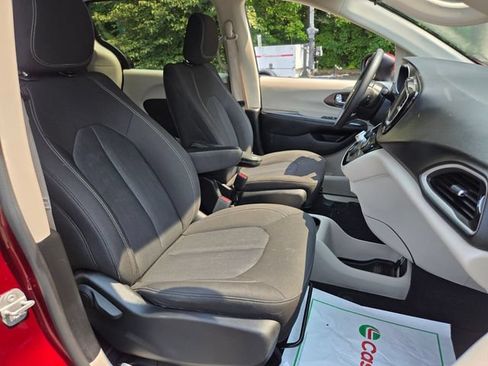Used 2023 Chrysler Voyager LX FWD image 19