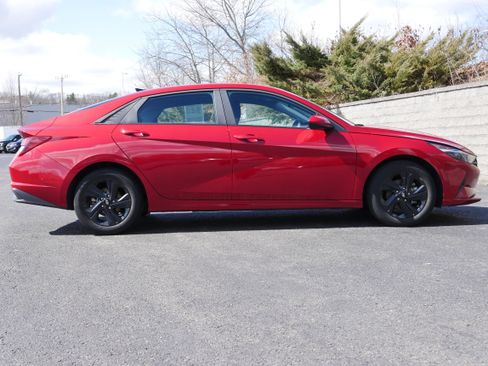 Used 2023 Hyundai Elantra SEL image 7