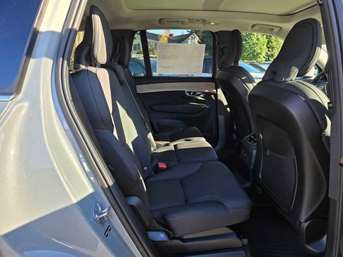 New 2026 Volvo XC90 T8 Plus w/ Protection Package Premier AWD/4WD image 12