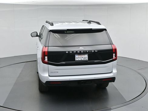 Used 2025 Ford Expedition Active image 42