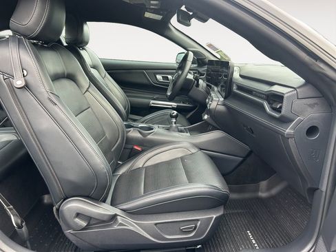 Used 2025 Ford Mustang GT Premium image 10