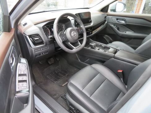 Used 2023 Nissan Rogue SL w/ SL Premium Package FWD image 19