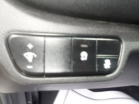 Used 2024 Kia Seltos S AWD/4WD image 16