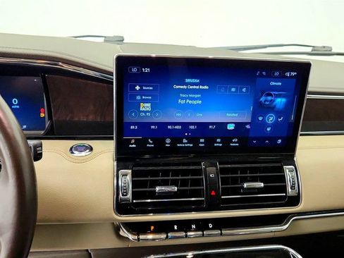 Used 2023 Lincoln Navigator Reserve AWD/4WD image 17