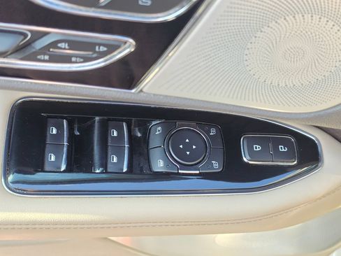 Used 2022 Lincoln Navigator Reserve AWD/4WD image 14