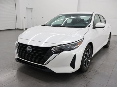 Used 2024 Nissan Sentra SV FWD image 7