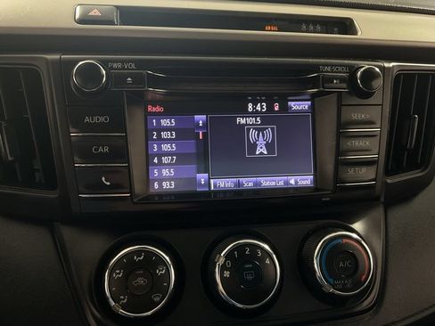 Used 2018 Toyota RAV4 LE w/ Carpet Mat Package AWD/4WD image 22