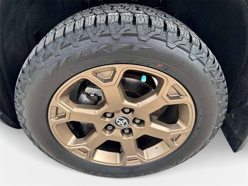 Used 2023 Toyota RAV4 AWD Hybrid image 9