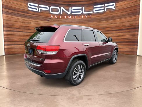 Used 2017 Jeep Grand Cherokee Limited AWD/4WD image 7