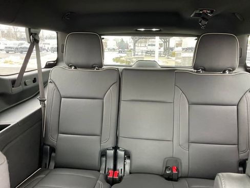 New 2025 Chevrolet Suburban Premier image 19