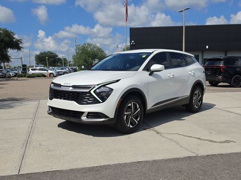 Certified 2023 Kia Sportage LX AWD/4WD image 3