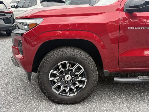 Used 2025 Chevrolet Colorado Z71 w/ Z71 Convenience Package 2 AWD/4WD image 4