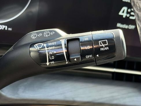 Used 2024 Kia Carnival SX FWD image 23