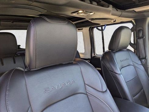 Used 2022 Jeep Wrangler Unlimited Sahara image 19