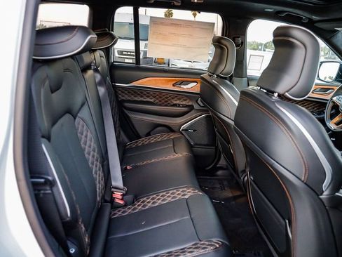 New 2025 Jeep Grand Cherokee Summit image 20