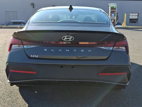 Certified 2025 Hyundai Elantra Sport image 6
