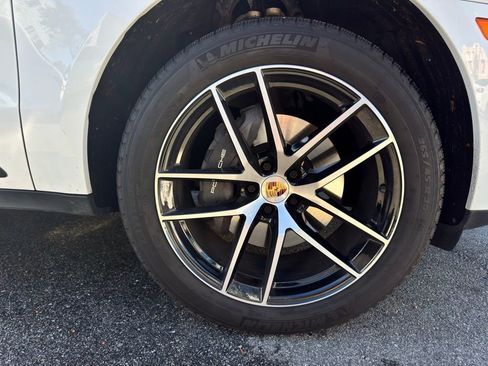 Used 2023 Porsche Macan image 16