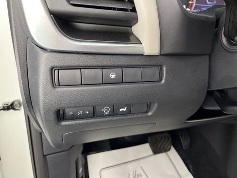 Used 2023 Nissan Rogue SV w/ SV Premium B Package image 30