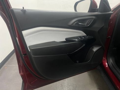 Used 2024 Chevrolet Trax LT FWD image 12