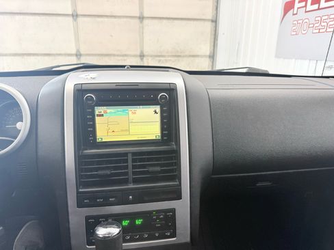 Used 2010 Mercury Mountaineer Premier image 36