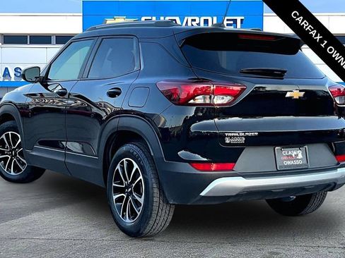 Used 2024 Chevrolet TrailBlazer LT FWD image 3