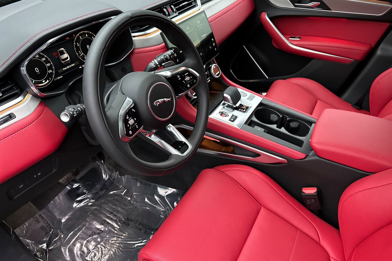 New 2025 Jaguar F-PACE R-Dynamic S AWD/4WD image 4