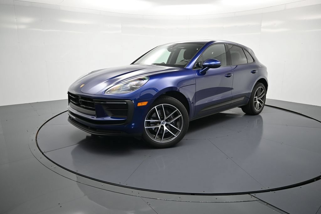 Certified 2023 Porsche Macan AWD/4WD image 1