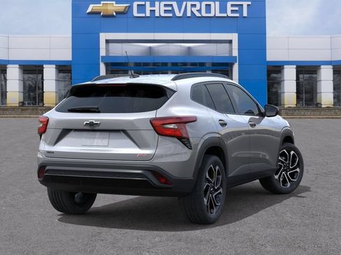 New 2026 Chevrolet Trax RS w/ Sunroof Package FWD image 4