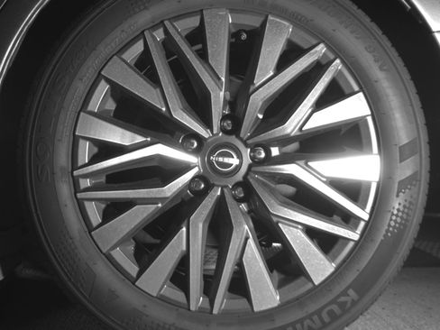 Used 2025 Nissan Altima 2.5 SV FWD image 14