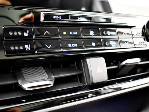 Used 2022 Toyota Highlander Platinum image 31