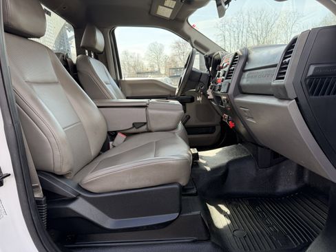 Used 2017 Ford F550 XL image 15